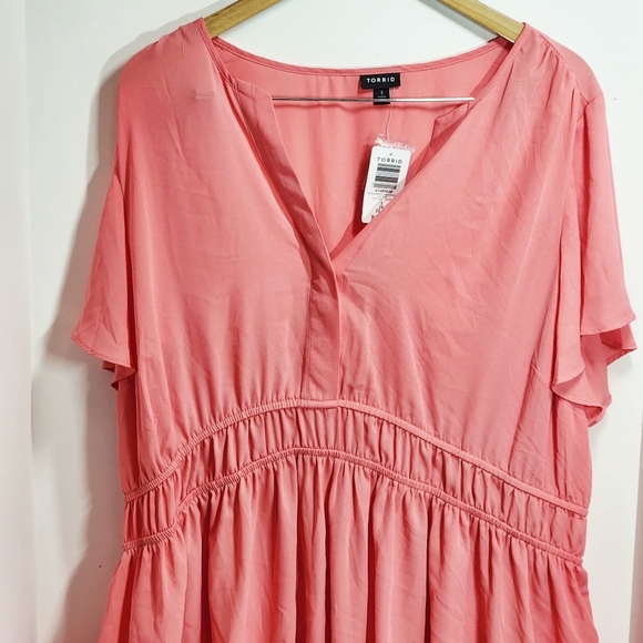 Torrid Coral V-Neck Tunic Top - Picture 4 of 5